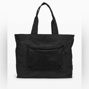 Lululemon Pack the Pocket Tote 20L